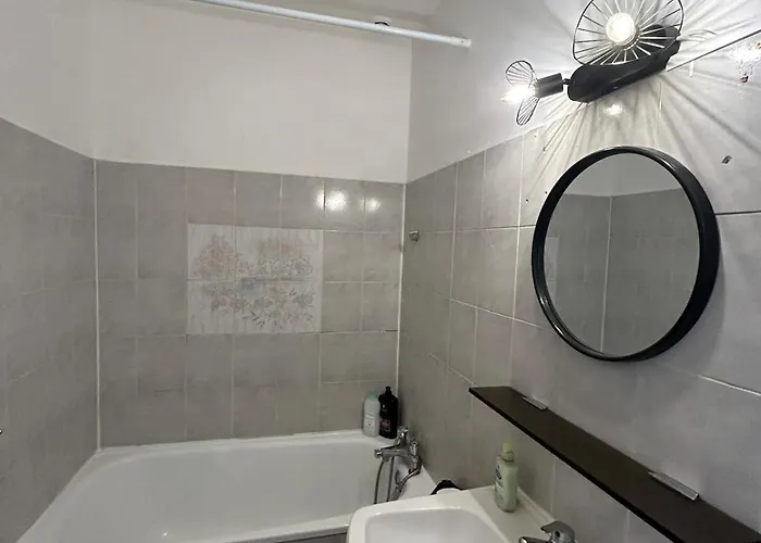 Foch 7-proche Allee Paul Riquet-wifi-tv Connectee Apartamento